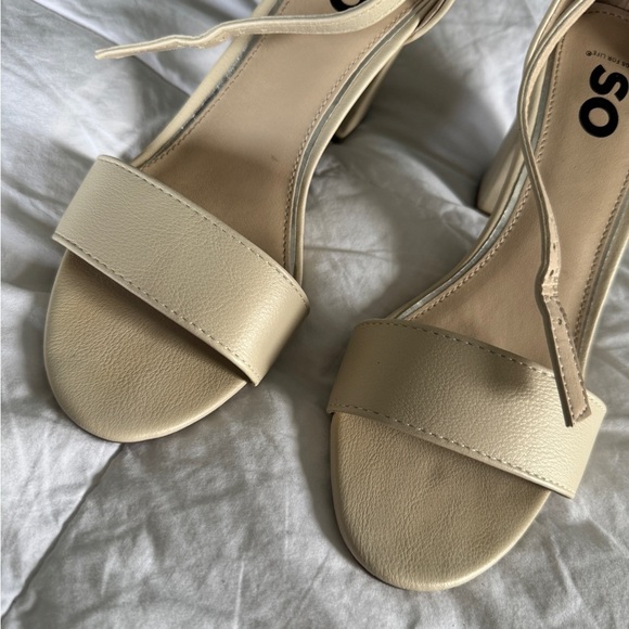 SO Nude Block Heel Sandals – Size 7.5 - Picture 9 of 11